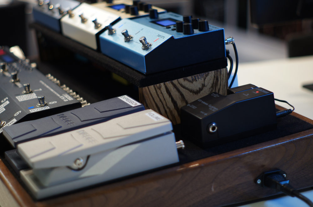 The BOSS WL-50 Wireless System mounts easily right alongside other stompboxes on any pedalboard.